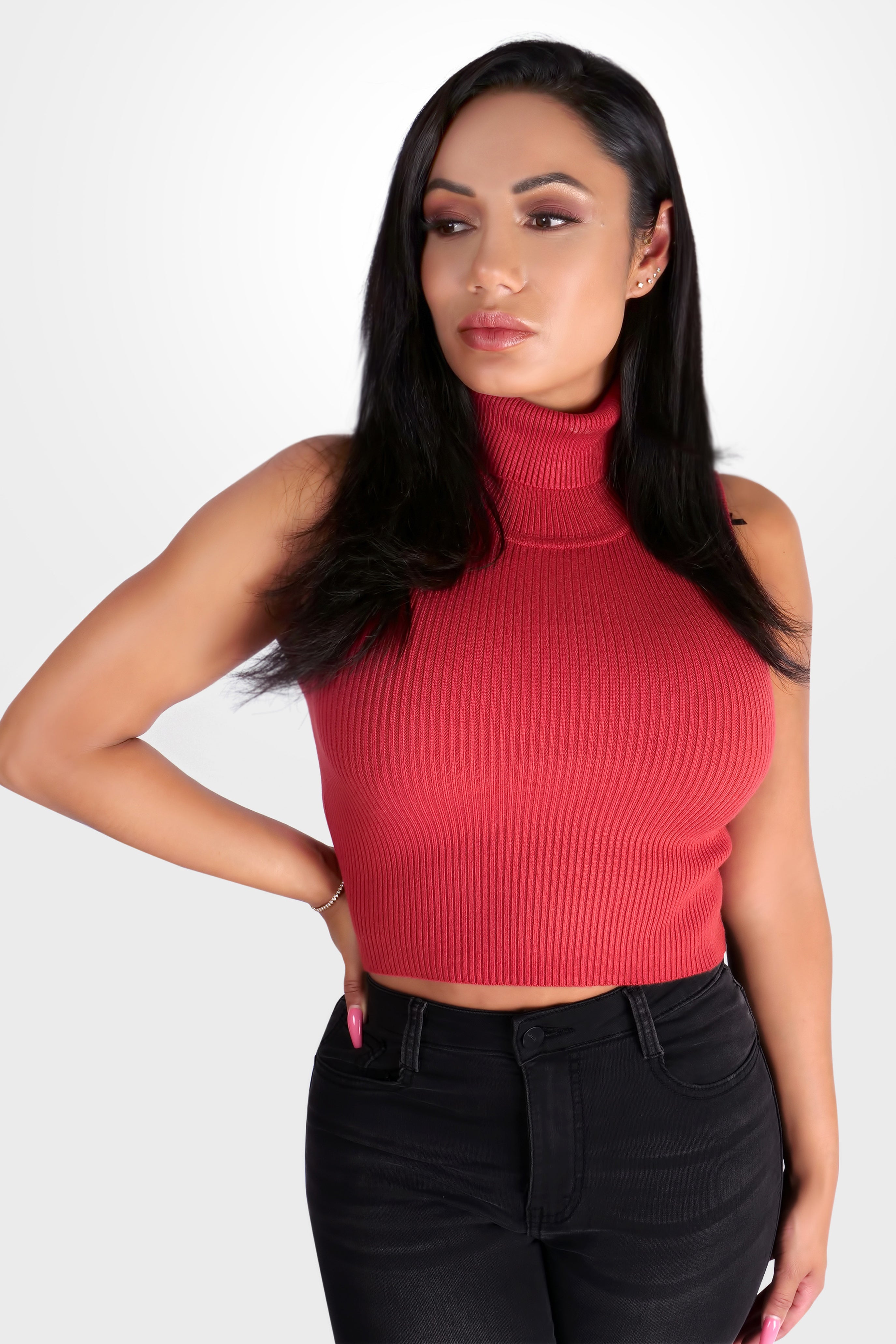 HIGH NECK SLEEVELES TOP RED